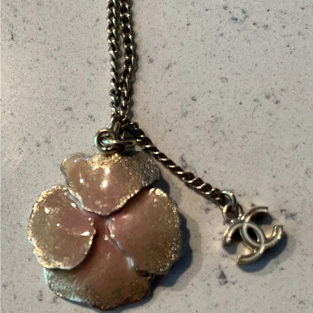 CHANEL CC Logo Camellia Coco Mark Flower Necklace PreOwned Beautiful 12” Long - Picture 2 of 5